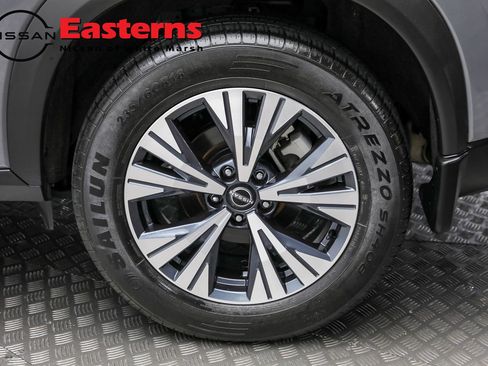 Used 2022 Nissan Rogue SV AWD/4WD image 8