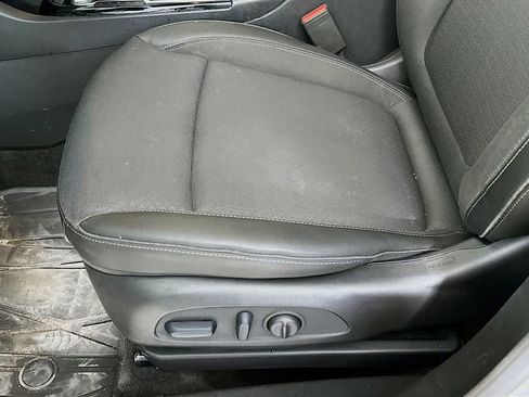 Used 2023 Buick Encore GX Preferred w/ Cold Weather Comfort Package AWD/4WD image 29