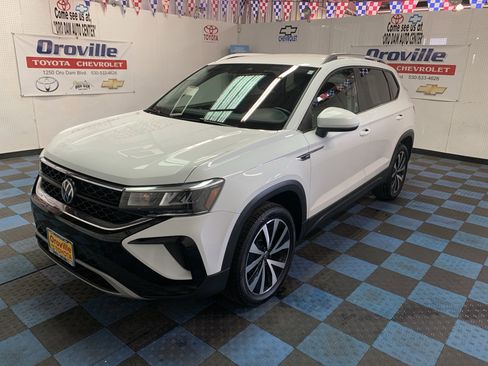 Used 2024 Volkswagen Taos SE image 22
