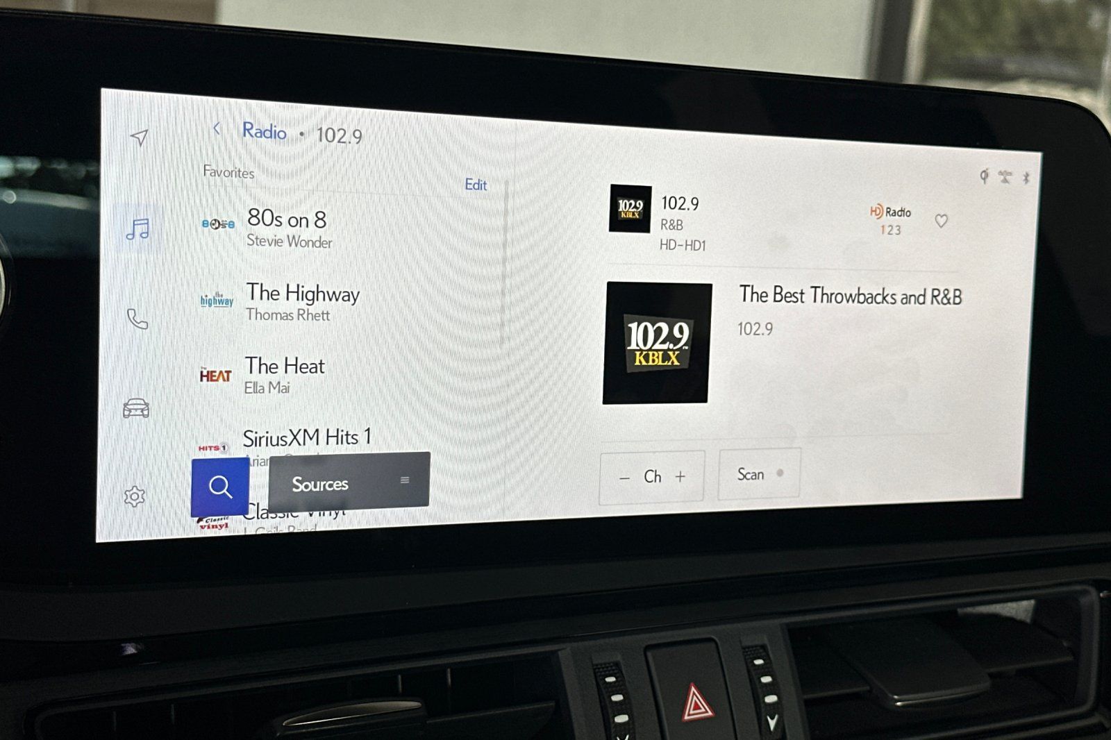 Used 2025 Lexus ES 300h w/ Premium Package FWD image 14
