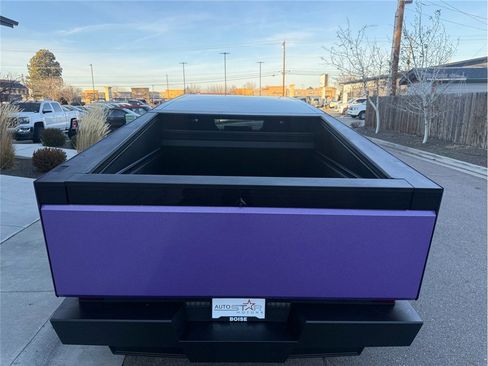 Used 2025 Tesla Cybertruck AWD Crew Cab image 42