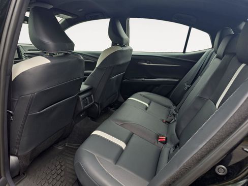 Used 2025 Toyota Camry SE FWD image 17