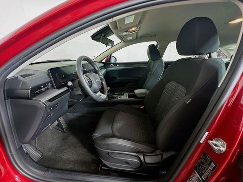 Used 2025 Kia K5 LXS image 13