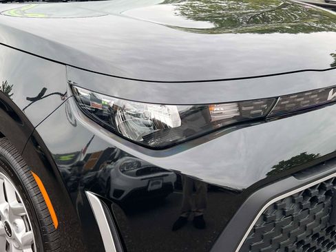 Used 2025 Kia Soul LX FWD image 7