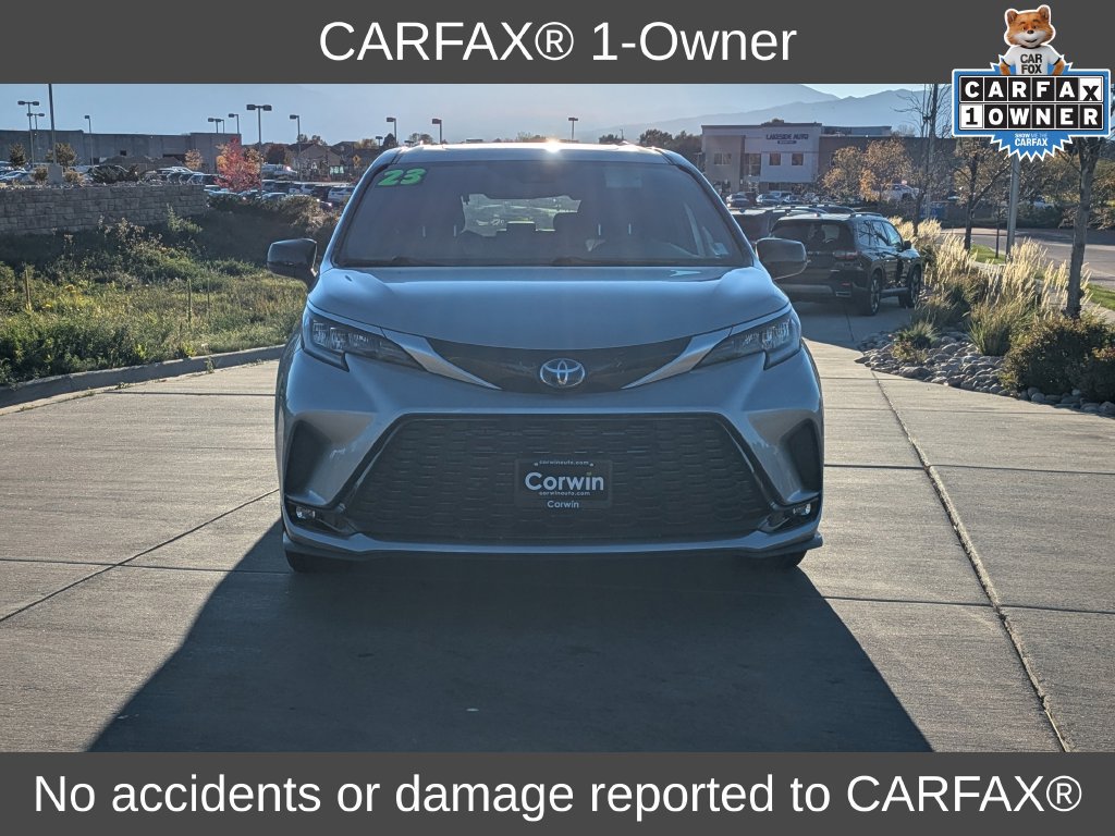 Used 2023 Toyota Sienna XSE w/ XSE Plus Package AWD/4WD image 2