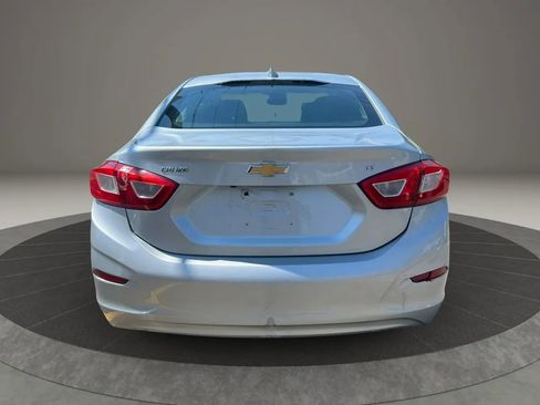 Used 2018 Chevrolet Cruze LT FWD image 6