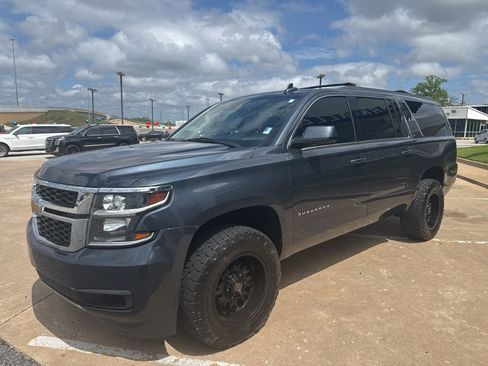 Used 2020 Chevrolet Suburban LT image 7