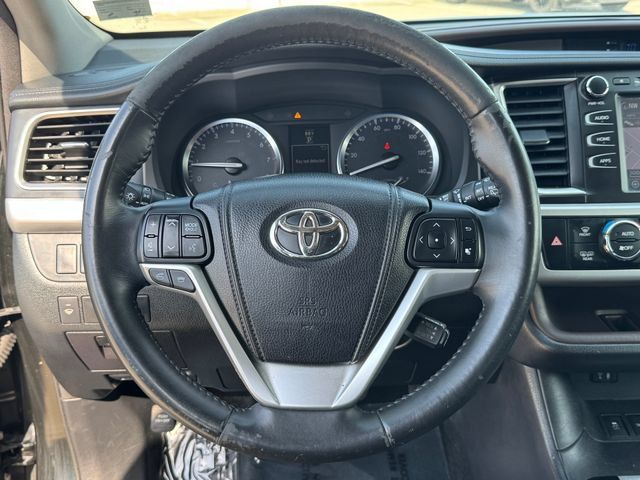 Used 2015 Toyota Highlander XLE AWD/4WD image 26