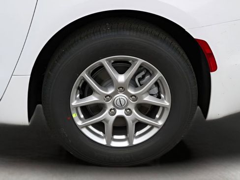 New 2026 Chrysler Pacifica Select FWD image 9