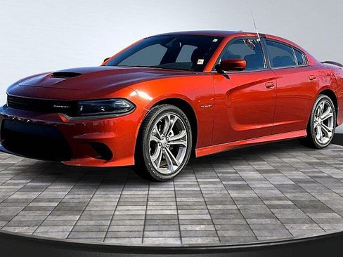 Used 2022 Dodge Challenger GT image 2