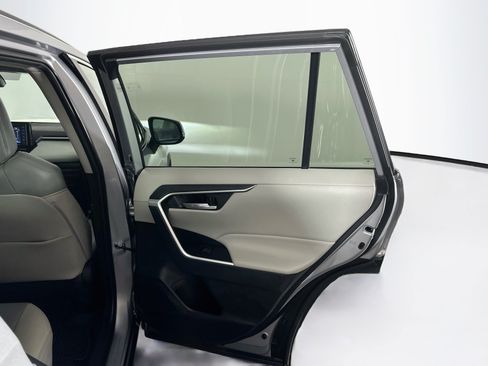 Used 2022 Toyota RAV4 XLE Premium FWD image 30