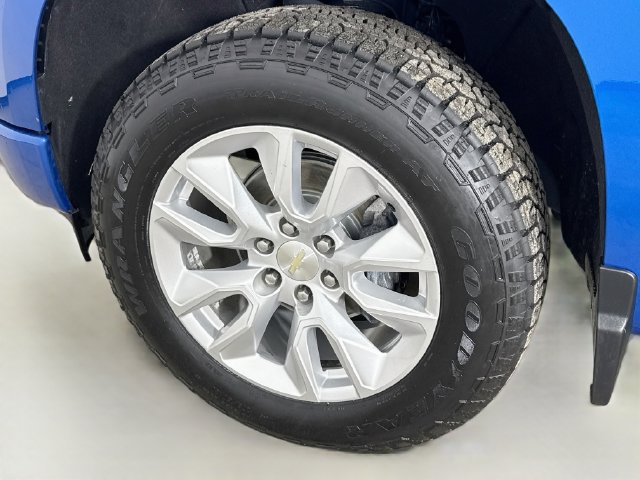 Used 2023 Chevrolet Silverado 1500 Custom AWD/4WD image 31