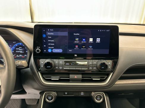 Used 2024 Toyota Grand Highlander Platinum image 7