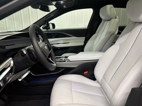 New 2025 Cadillac Lyriq Luxury image 7