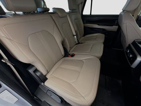Used 2022 Ford Expedition Max Limited image 12