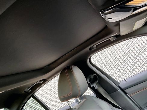 Used 2019 BMW 330i Sedan w/ Premium Package image 12