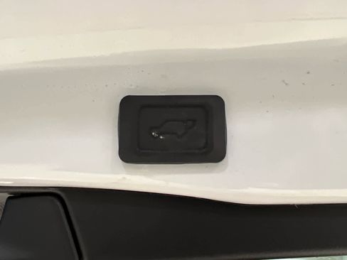 Used 2023 Toyota RAV4 XLE w/ Convenience Package image 14