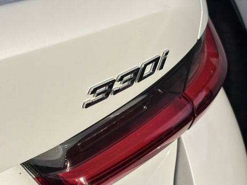 Certified 2025 BMW 330i Sedan image 8