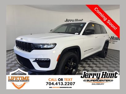 Used 2023 Jeep Grand Cherokee Limited w/ Black Appearance Package