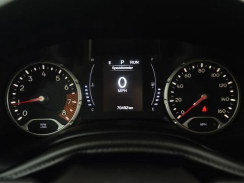 Used 2019 Jeep Renegade Latitude w/ Cold Weather Group AWD/4WD image 3