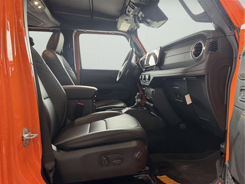 New 2025 Jeep Wrangler Unlimited Sahara AWD/4WD image 30