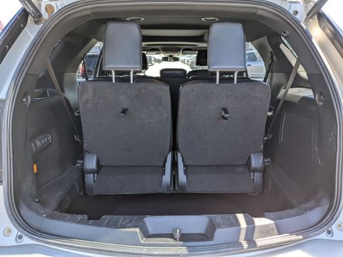 Used 2017 Ford Explorer Platinum AWD/4WD image 34