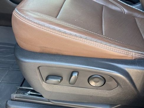 Used 2023 Chevrolet Suburban High Country w/ Advanced Technology Package image 14