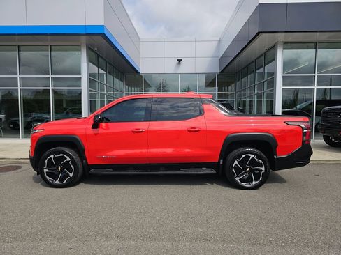 Used 2025 Chevrolet Silverado EV LT w/ LT Premium Package AWD/4WD image 12