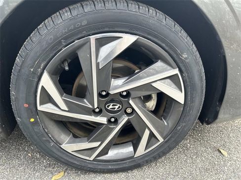 Certified 2024 Hyundai Elantra SEL w/ Convenience Package image 16