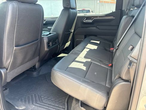 Used 2025 Chevrolet Silverado 1500 LT Trail Boss w/ Convenience Package II AWD/4WD image 15