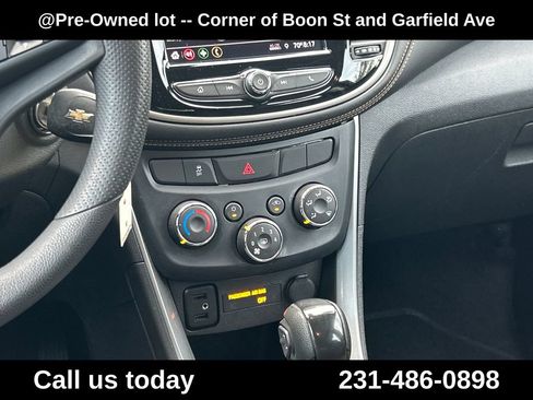Used 2020 Chevrolet Trax LS AWD/4WD image 19