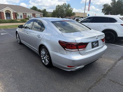 Used 2017 Lexus LS 460 w/ Comfort Package RWD image 2
