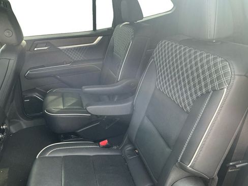 Used 2025 GMC Acadia Denali FWD image 13