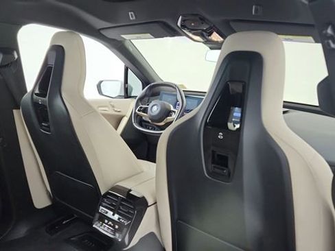 Used 2025 BMW iX xDrive50 w/ Convenience Package image 28