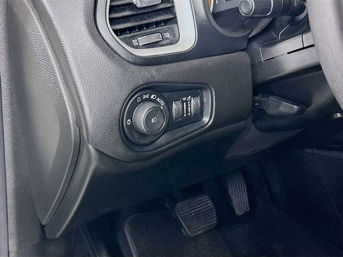 Used 2019 Jeep Renegade Latitude image 10