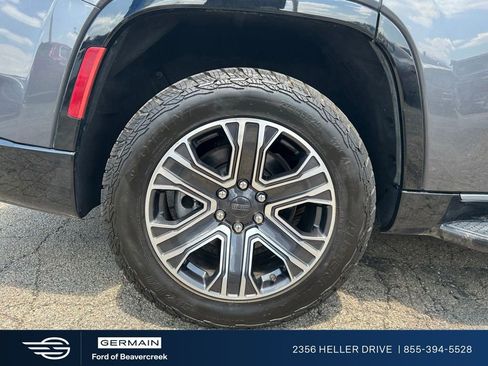 Used 2024 Jeep Wagoneer Series II AWD/4WD image 25