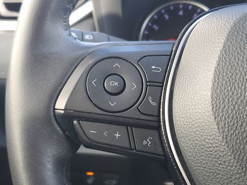 Used 2021 Toyota RAV4 XLE Premium FWD image 25