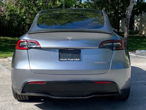 Used 2025 Tesla Model Y Performance AWD/4WD image 4