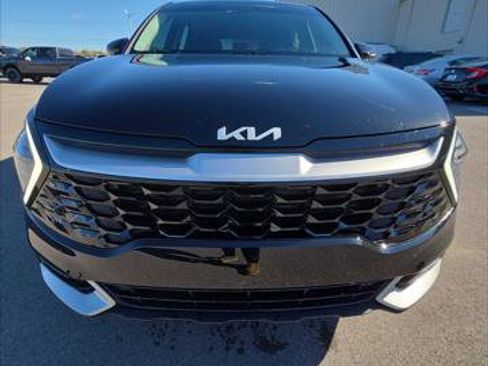 Used 2025 Kia Sportage EX image 2