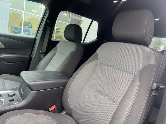 Used 2023 Chevrolet Traverse LT AWD/4WD image 10