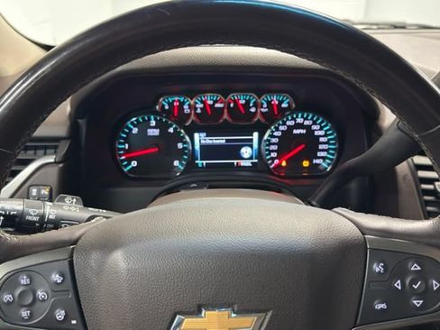 Used 2018 Chevrolet Suburban Premier AWD/4WD image 16