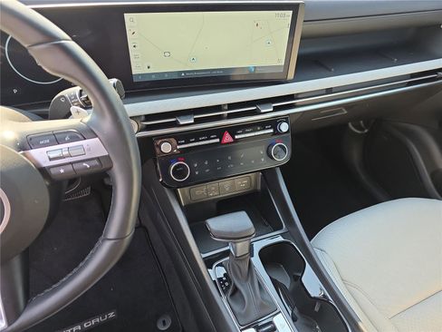 Certified 2025 Hyundai Santa Cruz Limited image 28