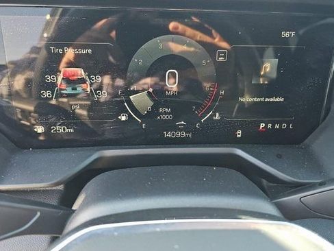 Used 2025 GMC Acadia Elevation image 13