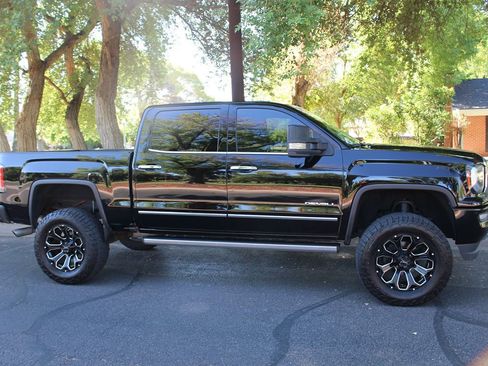 Used 2018 GMC Sierra 1500 Denali w/ Denali Ultimate Package image 3