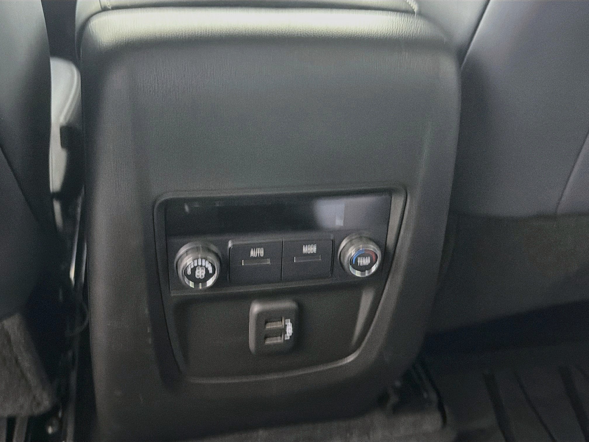 Used 2024 Buick Enclave Essence w/ Sport Touring Edition FWD image 26