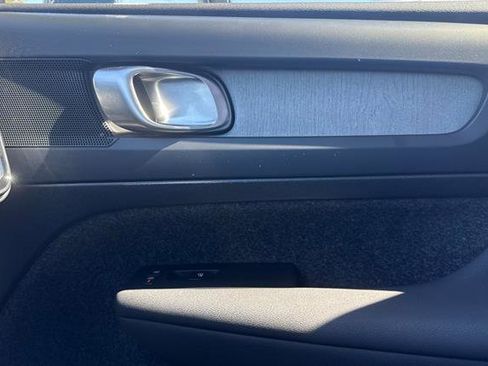Certified 2025 Volvo XC40 B5 Core image 19