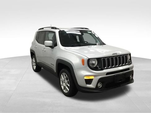 Used 2020 Jeep Renegade Latitude w/ Cold Weather Group AWD/4WD image 3