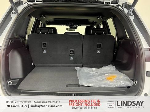 New 2025 Jeep Grand Cherokee Altitude AWD/4WD image 9