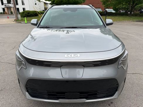 Used 2023 Kia Niro Wind w/ Wind Preserve Package FWD image 9