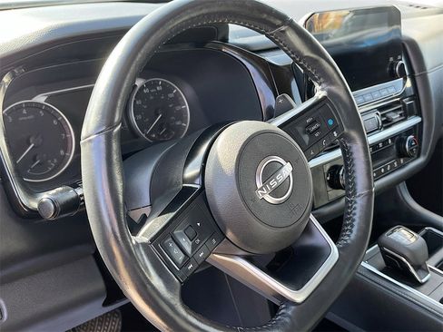 Used 2023 Nissan Pathfinder SL image 11